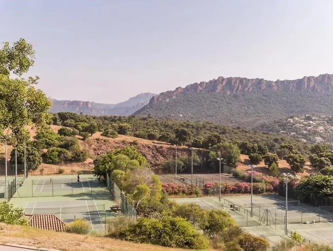 Apartment Cap Esterel C9 - Studio Cabine Avec Terrasse Et Parking Privatif Saint-Raphael  France