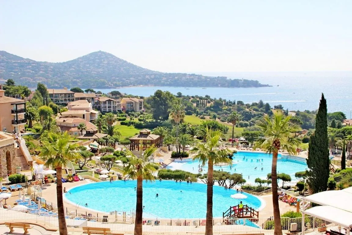 Apartment Cap Esterel C9 - Studio Cabine Avec Terrasse Et Parking Privatif Saint-Raphael  France